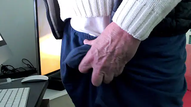 Snapshot of Unicum900 chatting on 03/14/25, 05:24 Unicum900 online show from 03/14/25, 05:24