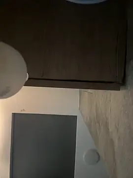 Snapshot of CeliWoods chatting on 12/21/25, 10:06 CeliWoods online show from 12/21/25, 10:06