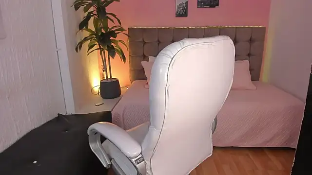 Stefhanyblow online show from 03/20/25, 01:57