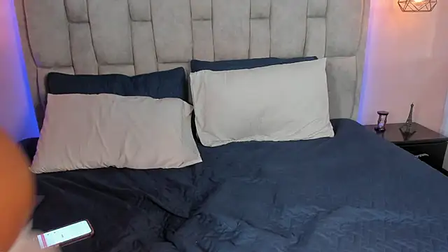 Stefhanyblow online show from 11/07/25, 05:56