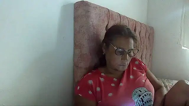 charrysexy1 online show from 12/16/25, 08:02