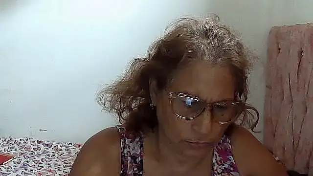 charrysexy1 online show from 02/07/26, 06:38