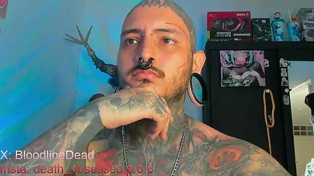 Snapshot of DEATHINK666XX chatting on 09/22/25, 07:42 DEATHINK666XX online show from 09/22/25, 07:42