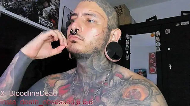 Snapshot of DEATHINK666XX chatting on 03/19/25, 08:32 DEATHINK666XX online show from 03/19/25, 08:32