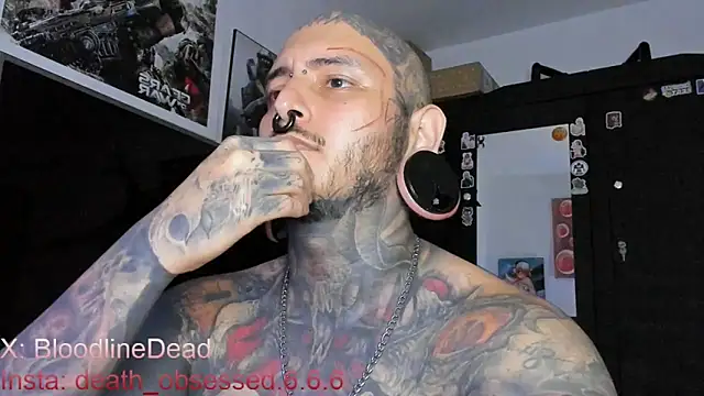 Snapshot of DEATHINK666XX chatting on 03/12/25, 12:42 DEATHINK666XX online show from 03/12/25, 12:42