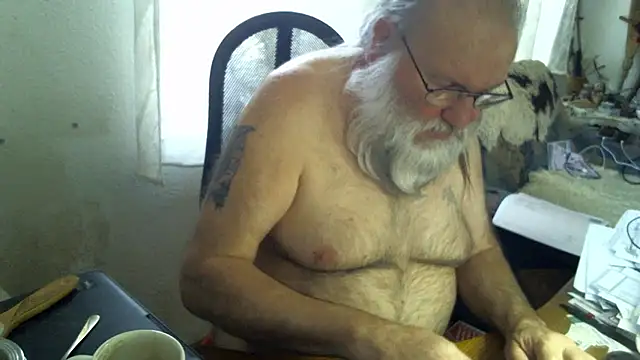SexySantaC online show from 04/26/26, 07:16
