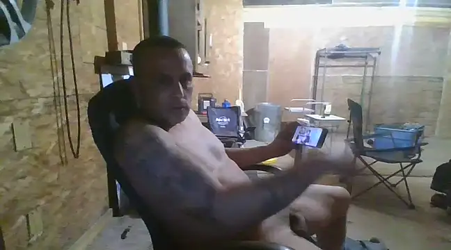 Snapshot of hardcok4u2abuse40 chatting on 02/01/25, 08:50 hardcok4u2abuse40 online show from 02/01/25, 08:50