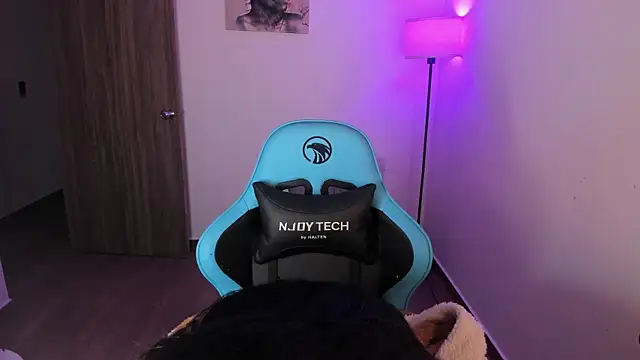 Miss Nicole online show from 04/01/26, 01:41