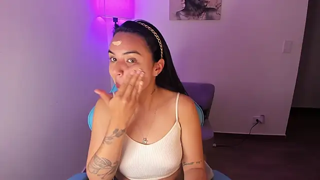 Miss Nicole online show from 04/04/26, 01:34