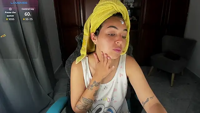 Miss Nicole online show from 07/11/26, 01:44