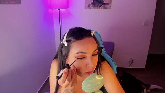 Miss Nicole online show from 05/19/26, 01:10