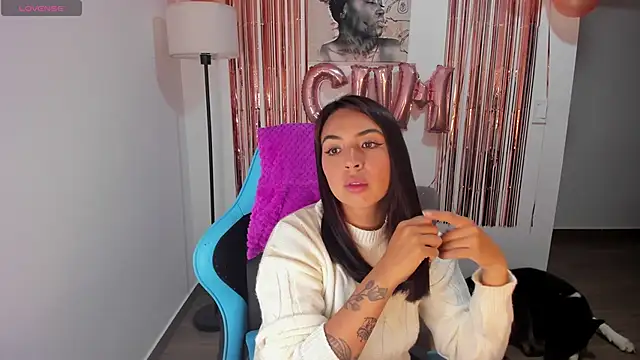 Miss Nicole online show from 06/08/26, 07:25