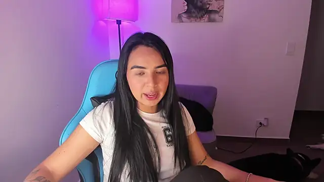 Miss Nicole online show from 04/05/26, 01:23