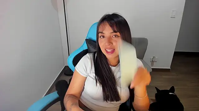 Miss Nicole online show from 05/24/26, 01:38