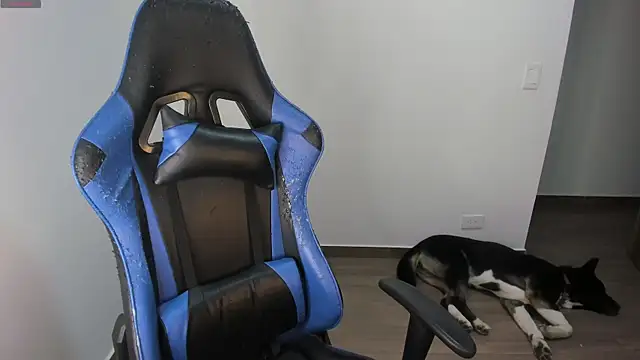 Miss Nicole online show from 10/05/25, 01:29