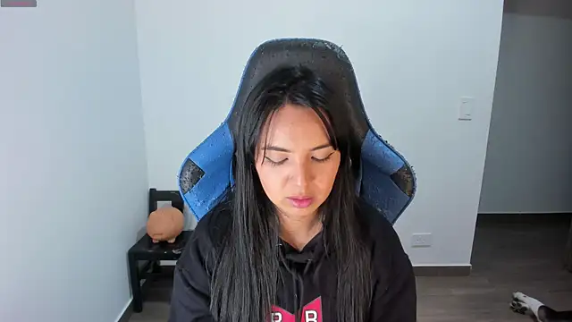 Miss Nicole online show from 10/11/25, 02:12