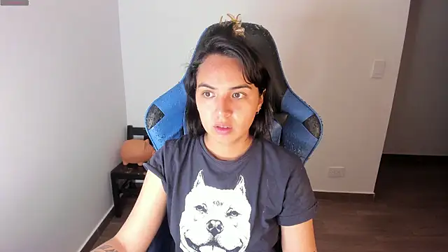 Miss Nicole online show from 10/23/25, 01:37