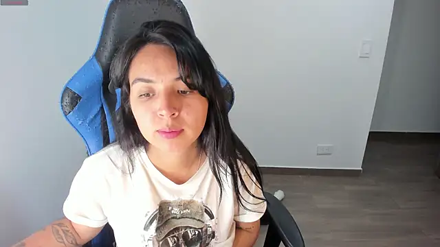 Miss Nicole online show from 10/22/25, 12:54