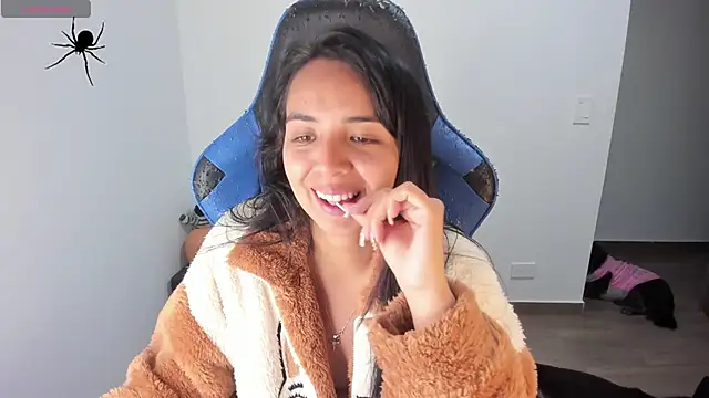 Miss Nicole online show from 10/24/25, 01:59