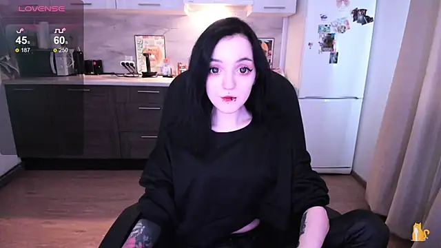 Snapshot of spticc chatting on 10/13/25, 08:05 spticc online show from 10/13/25, 08:05