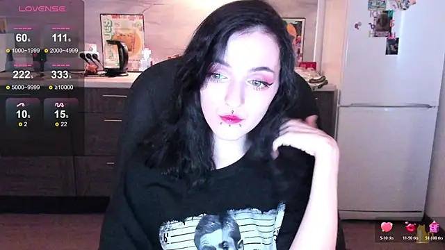 Snapshot of spticc chatting on 11/11/25, 07:25 spticc online show from 11/11/25, 07:25