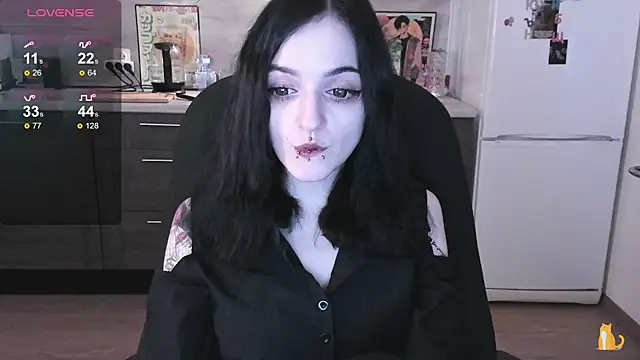 Snapshot of spticc chatting on 11/25/25, 07:52 spticc online show from 11/25/25, 07:52