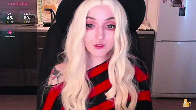 Snapshot of spticc chatting on 10/28/25, 07:51 spticc online show from 10/28/25, 07:51