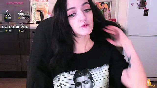 Snapshot of spticc chatting on 11/12/25, 07:56 spticc online show from 11/12/25, 07:56