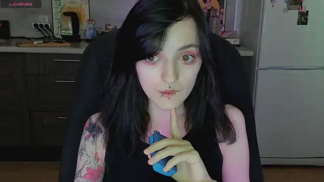 Snapshot of spticc chatting on 10/10/25, 08:04 spticc online show from 10/10/25, 08:04