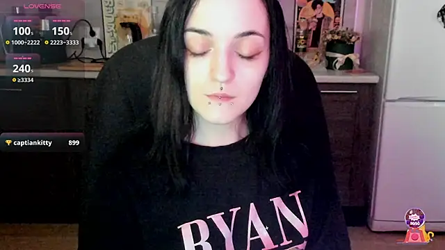 Snapshot of spticc chatting on 02/11/25, 11:42 spticc online show from 02/11/25, 11:42