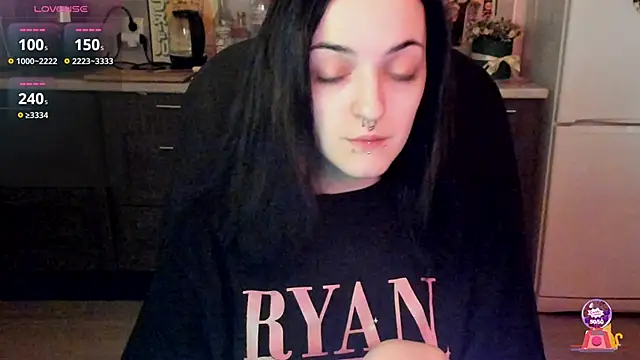 Snapshot of spticc chatting on 02/11/25, 08:37 spticc online show from 02/11/25, 08:37