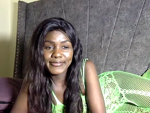 Snapshot of HarlotyQueen chatting on 09/21/25, 09:20 HarlotyQueen online show from 09/21/25, 09:20