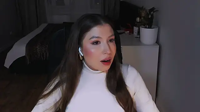 Eva Chris online show from 10/10/25, 05:14