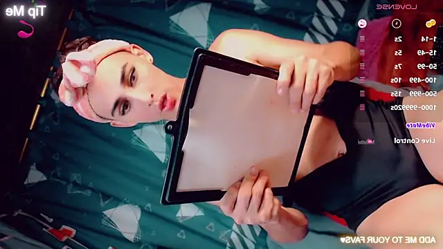 CharlotteBigCock online show from 10/25/25, 03:56