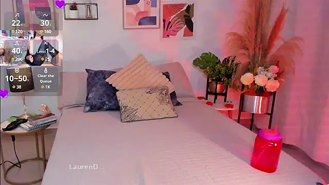 Snapshot of Misslaurenn chatting on 03/12/25, 10:39 Misslaurenn online show from 03/12/25, 10:39