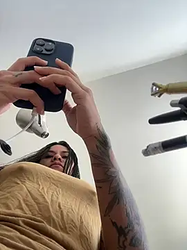 Reggie-Liam online show from 02/12/25, 02:32