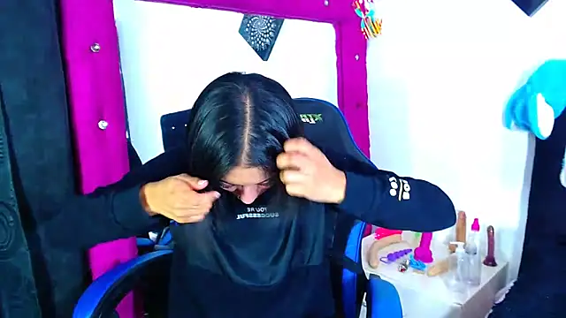 Jenng18 online show from 04/11/26, 06:54