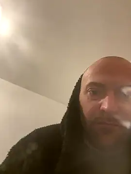 Snapshot of bigguy101 chatting on 09/25/25, 03:12 bigguy101 online show from 09/25/25, 03:12
