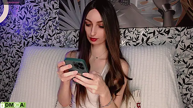 Snapshot of _Amelle_ chatting on 11/24/25, 03:34 Amelle online show from 11/24/25, 03:34