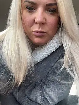 Bustyblondebabe32 online show from 03/04/26, 09:50