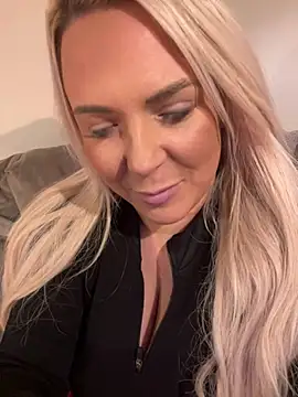 Bustyblondebabe32 online show from 01/07/26, 06:57