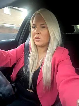 Bustyblondebabe32 online show from 10/21/25, 07:52