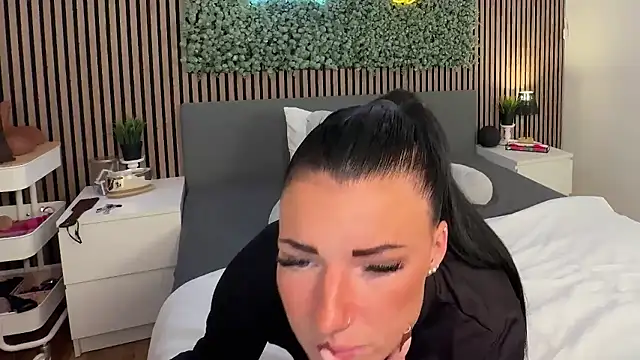 LizaRoxx online show from 01/06/26, 09:52