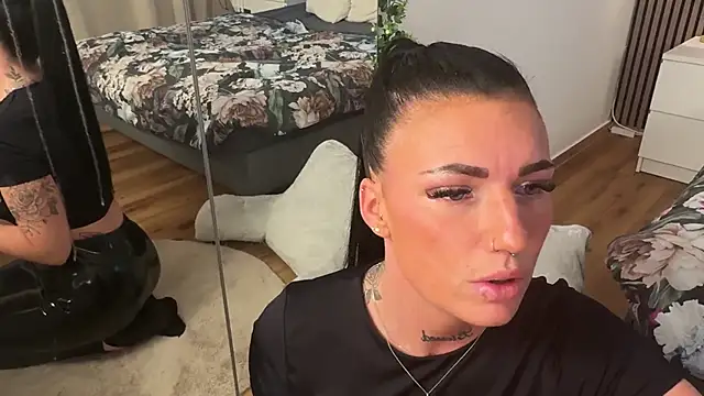 LizaRoxx online show from 11/12/25, 09:40