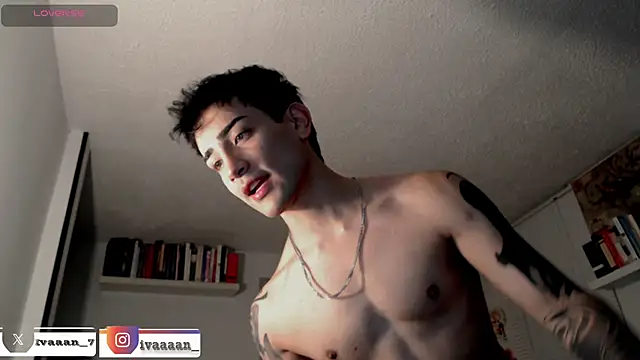 ivaaaan  online show from 12/20/25, 12:02