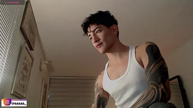 ivaaaan  online show from 04/14/26, 09:42