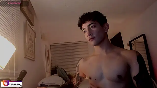 ivaaaan  online show from 04/10/26, 10:39