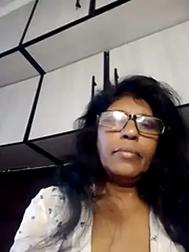 Snapshot of MsAttitude chatting on 06/17/26, 07:08 MsAttitude online show from 06/17/26, 07:08