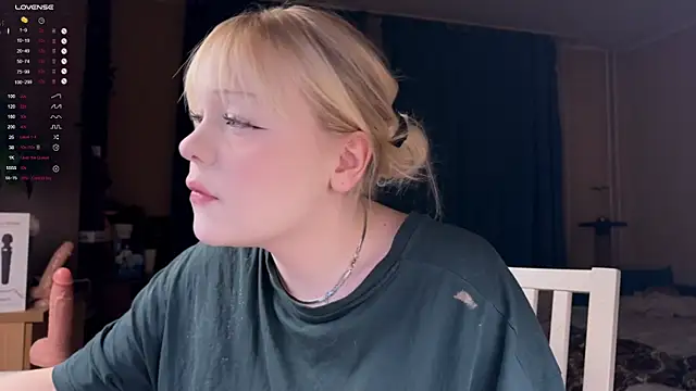 Snapshot of LisaLaas chatting on 02/13/26, 08:20 LisaLaas online show from 02/13/26, 08:20