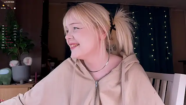 Snapshot of LisaLaas chatting on 02/05/26, 08:37 LisaLaas online show from 02/05/26, 08:37